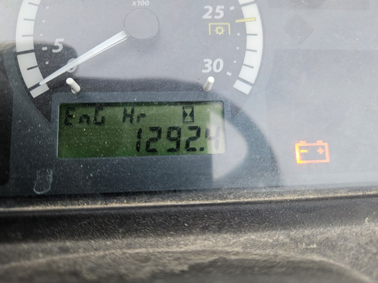 2017-john-deere-3033r-image-10