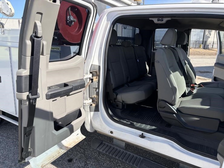 2020-ford-f550-image-10