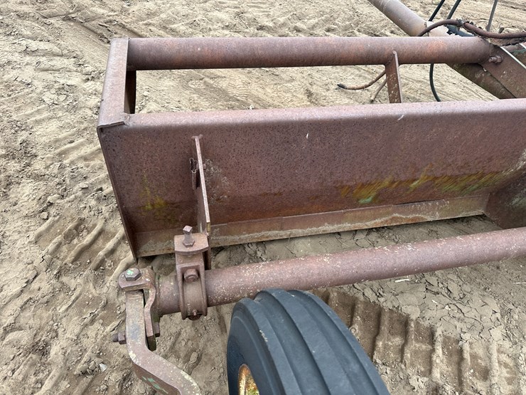 john-deere-810-image-14