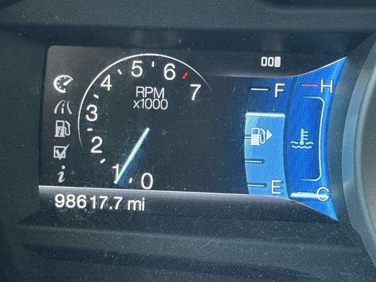 2011-ford-explorer-xlt-image-14