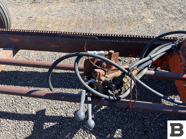 16'-orchard-bin-trailer-image-10