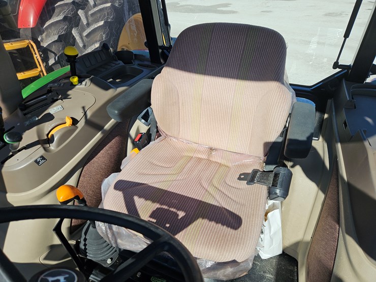 2011-john-deere-5085m-image-8