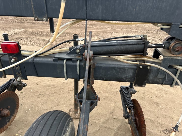 #38848-•-yetter-76"-twin-row-knife-applicator-image-14