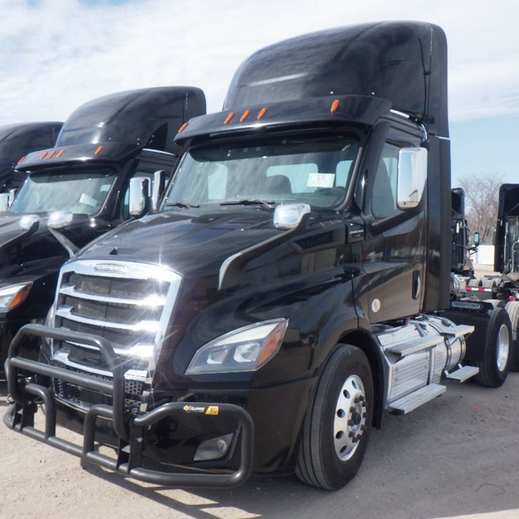 2022 FREIGHTLINER CASCADIA 116