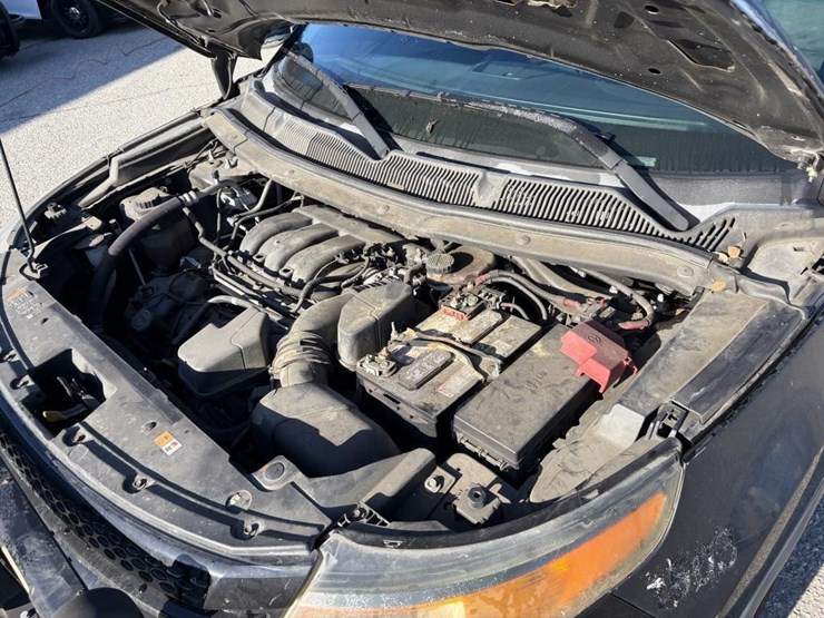 2015-ford-explorer-image-8