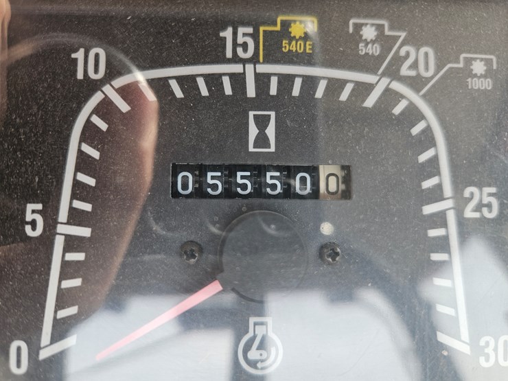 2012-case-ih-mxm120-image-16