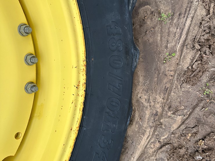 2012-john-deere-8335r-image-7