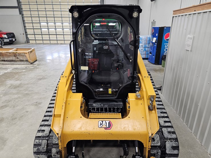 2023-caterpillar-299d3-image-4