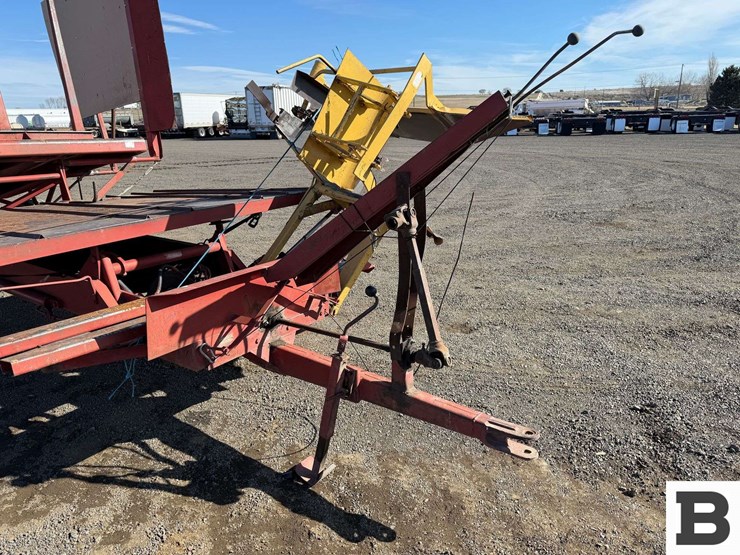 new-holland-1030-image-8