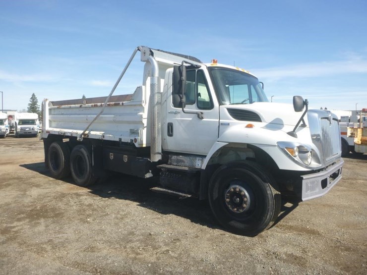 2008-international-7400-image-2