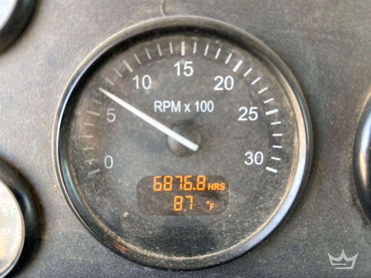 2015-peterbilt-337-image-8