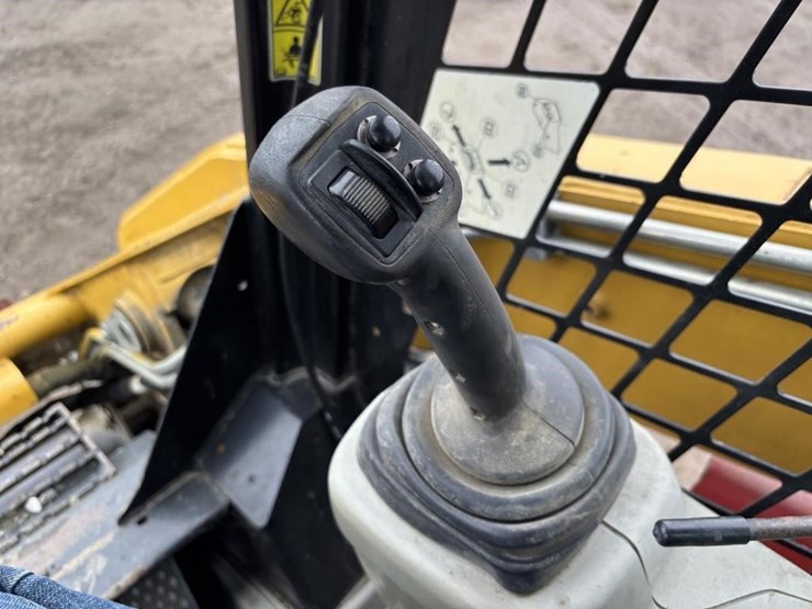 caterpillar-246c-image-23