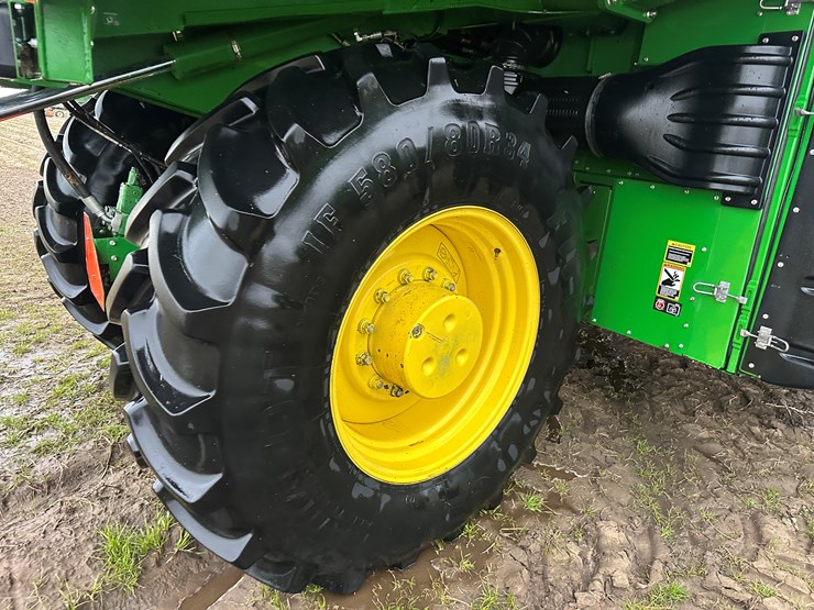 2021-john-deere-cp690-image-11