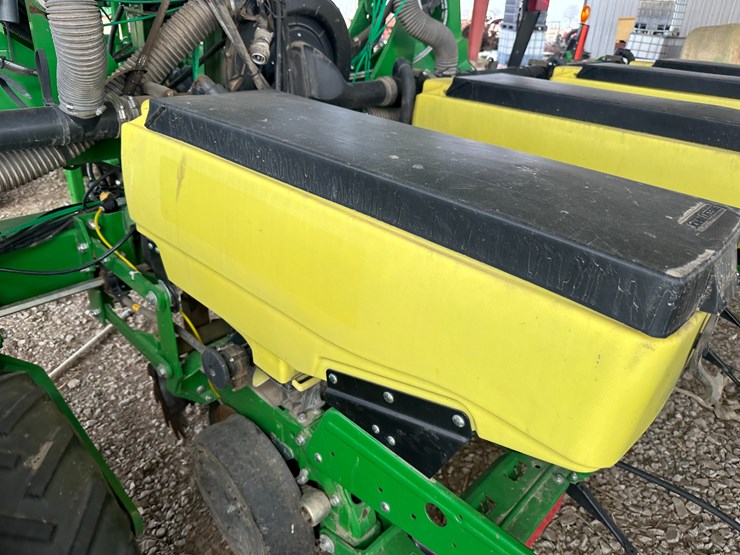 john-deere-1725-image-34