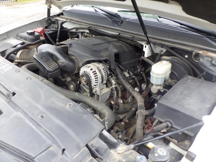 2014-chevrolet-tahoe-image-10