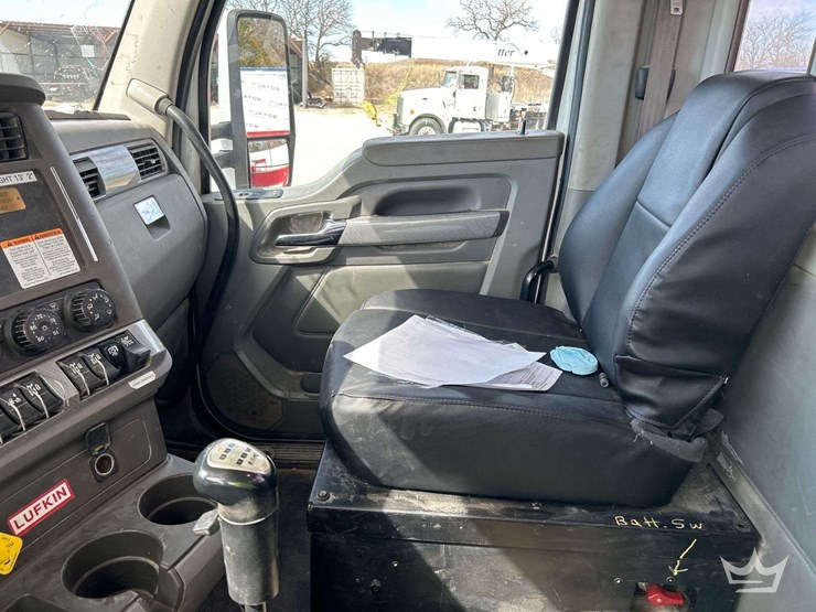 2015-kenworth-t880-image-23