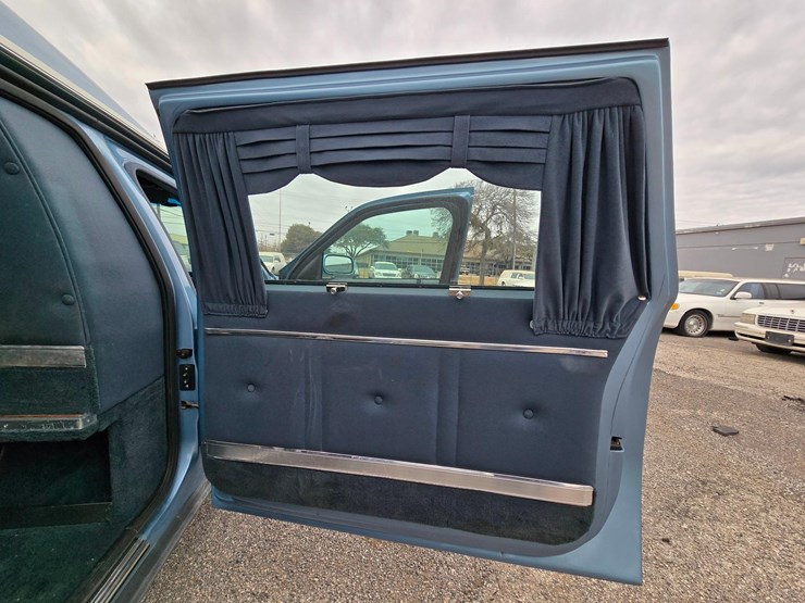 2004-cadillac-eagle-ultimate-hearse,-eagle-coachbuilders,-hearse-collector-special-image-40