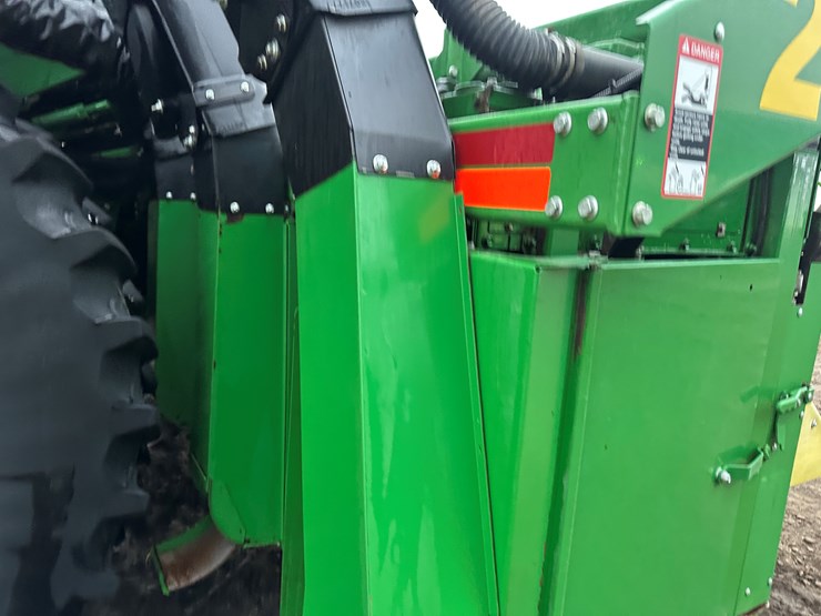 2021-john-deere-cp690-image-71