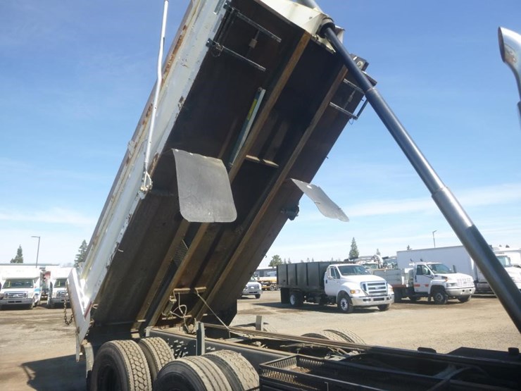 2008-international-7400-image-11