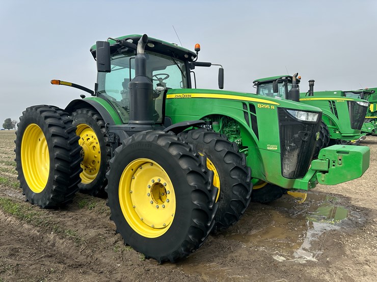 2019-john-deere-8295r-image-2