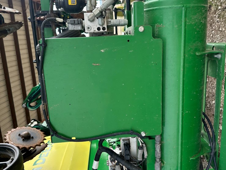 john-deere-1725c-image-64