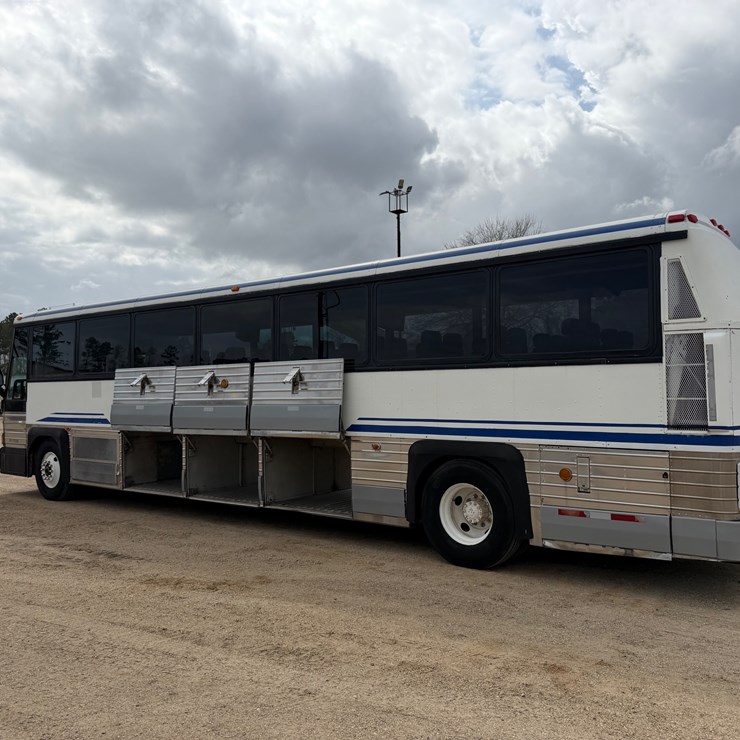 #295 • 1988 MCI TRAVEL BUS