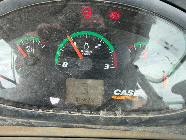 2022-case-580sn-image-10