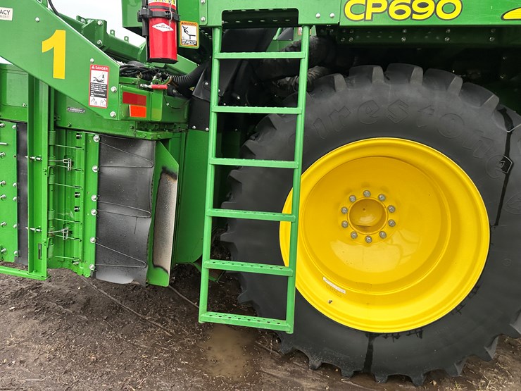 2021-john-deere-cp690-image-48
