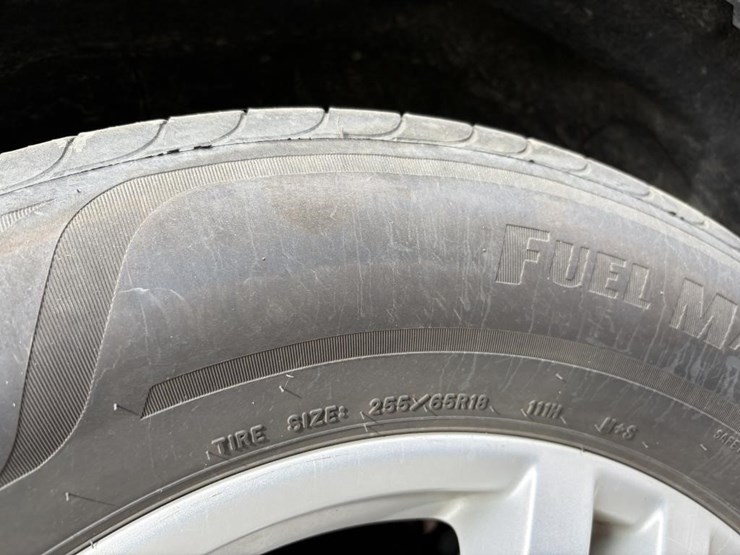 2021-ford-explorer-image-27