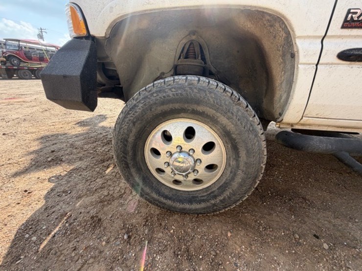 2002-dodge-ram-3500-image-17