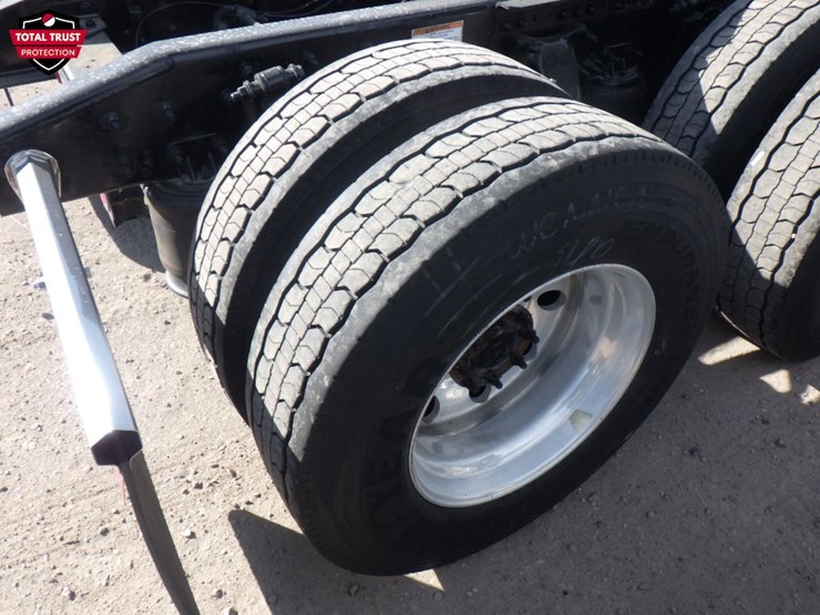 2022-freightliner-cascadia-116-image-6