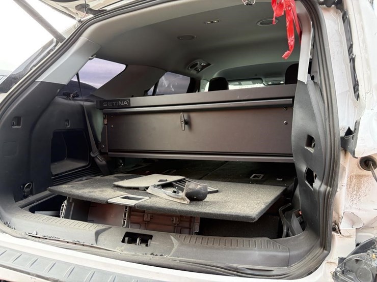 2021-ford-explorer-image-24