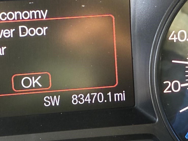 2016-ford-explorer-image-17