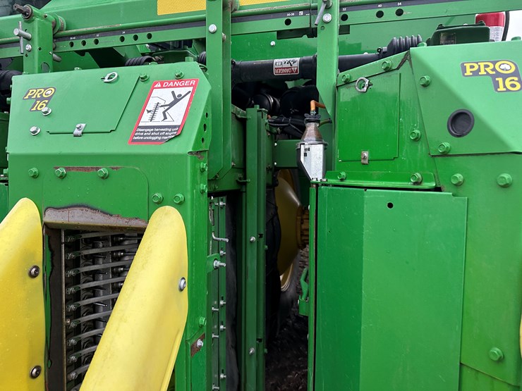 2021-john-deere-cp690-image-52