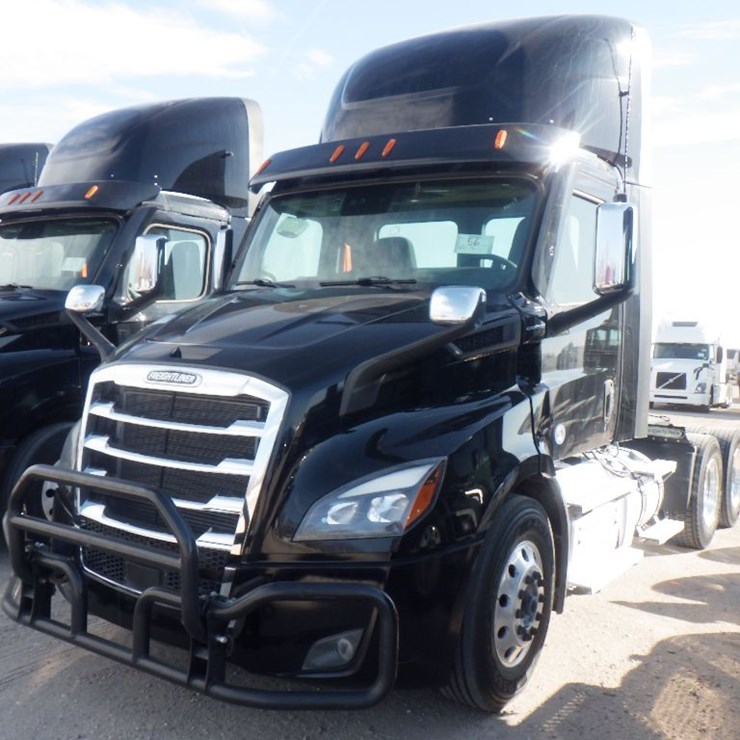 2022 FREIGHTLINER CASCADIA 116
