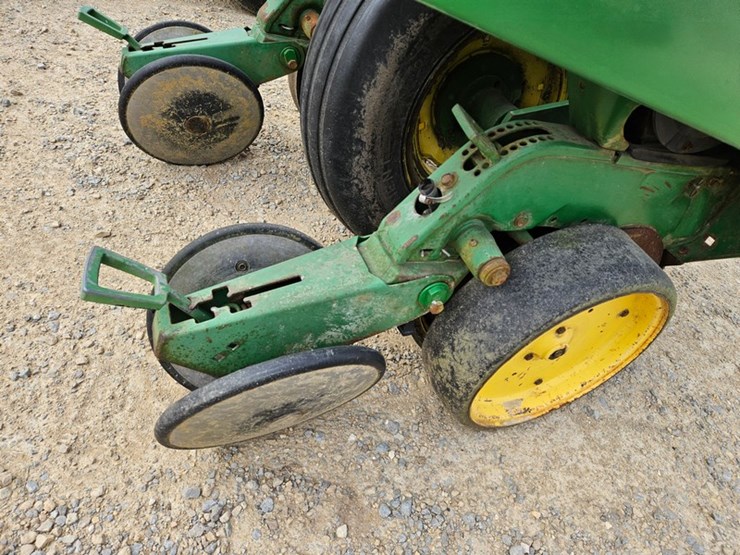 john-deere-7300-image-14