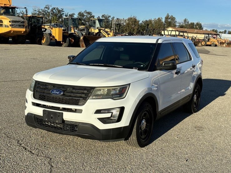 2016-ford-explorer-image-1