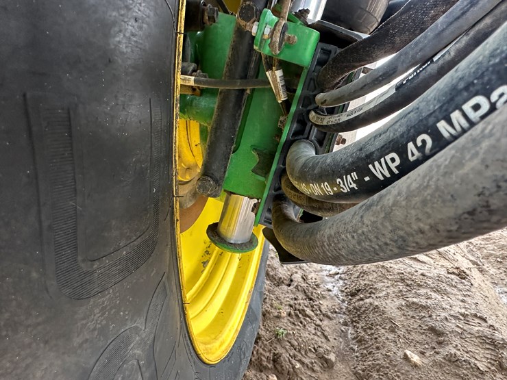 2021-john-deere-r4044-image-23