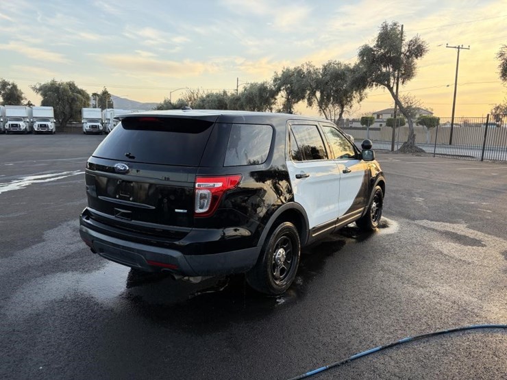 2015-ford-explorer-image-3