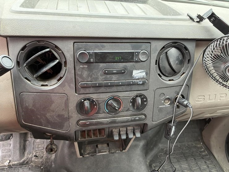 2010-ford-f550-image-12