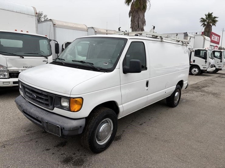 2006-ford-e350-sd-image-1