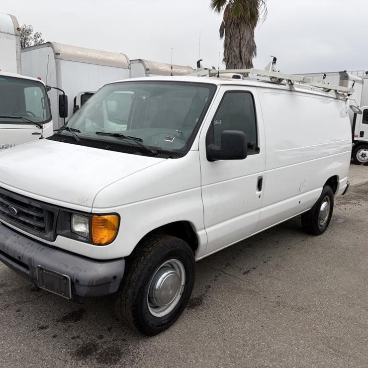 2006 FORD E350 SD