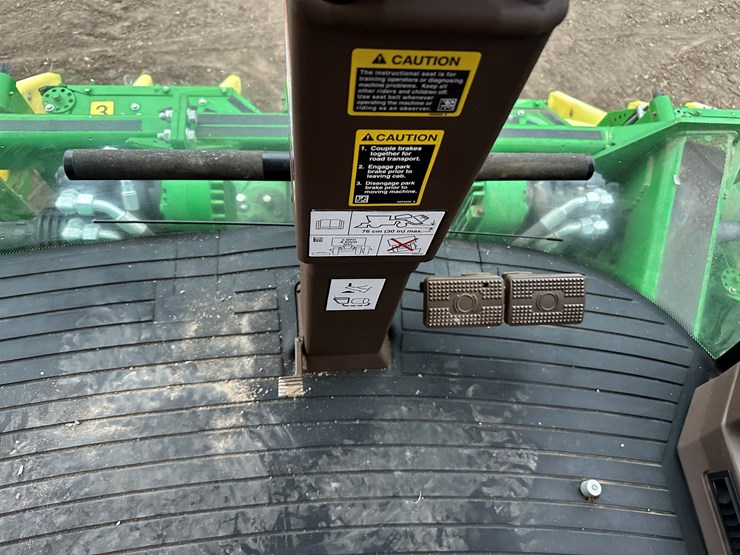 2021-john-deere-cp690-image-123