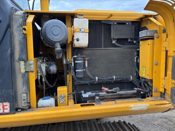 2012-jcb-js160-image-34