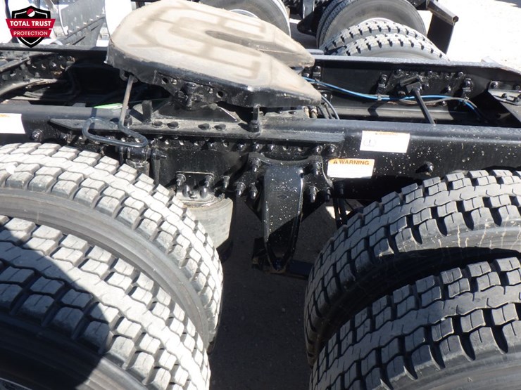 2022-freightliner-cascadia-116-image-14