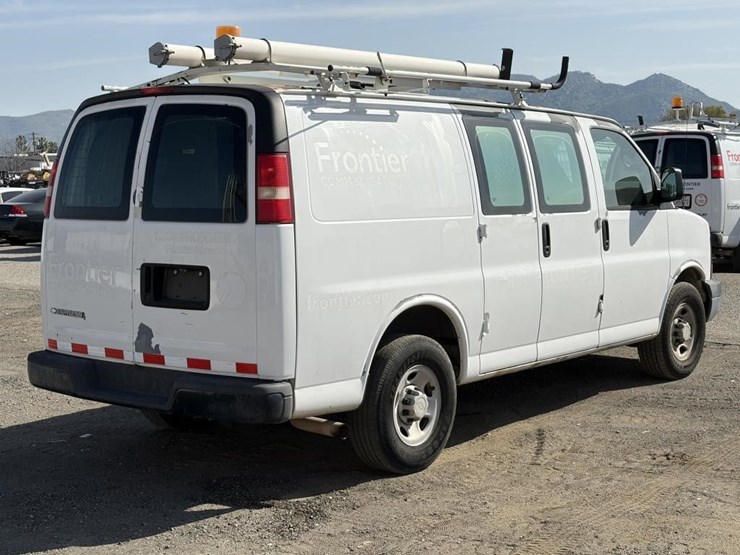 2007-utility-van-image-3