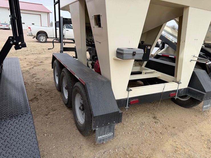 2021-meridian-375rt8-image-6