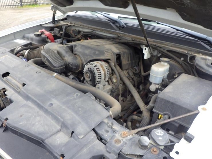 2008-chevrolet-tahoe-image-10