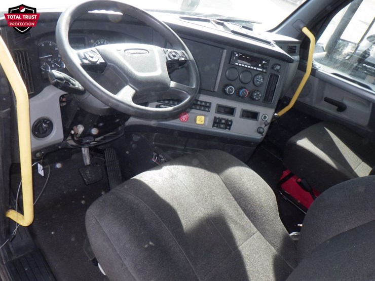 2022-freightliner-cascadia-116-image-15