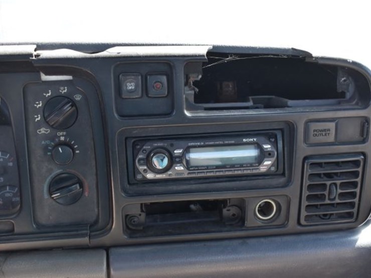 1996-dodge-2500-image-11